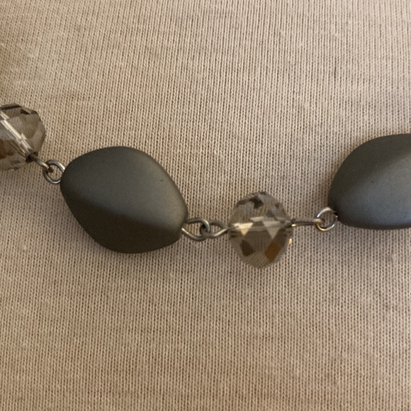 Grey cristal necklace - Picture 2 of 3
